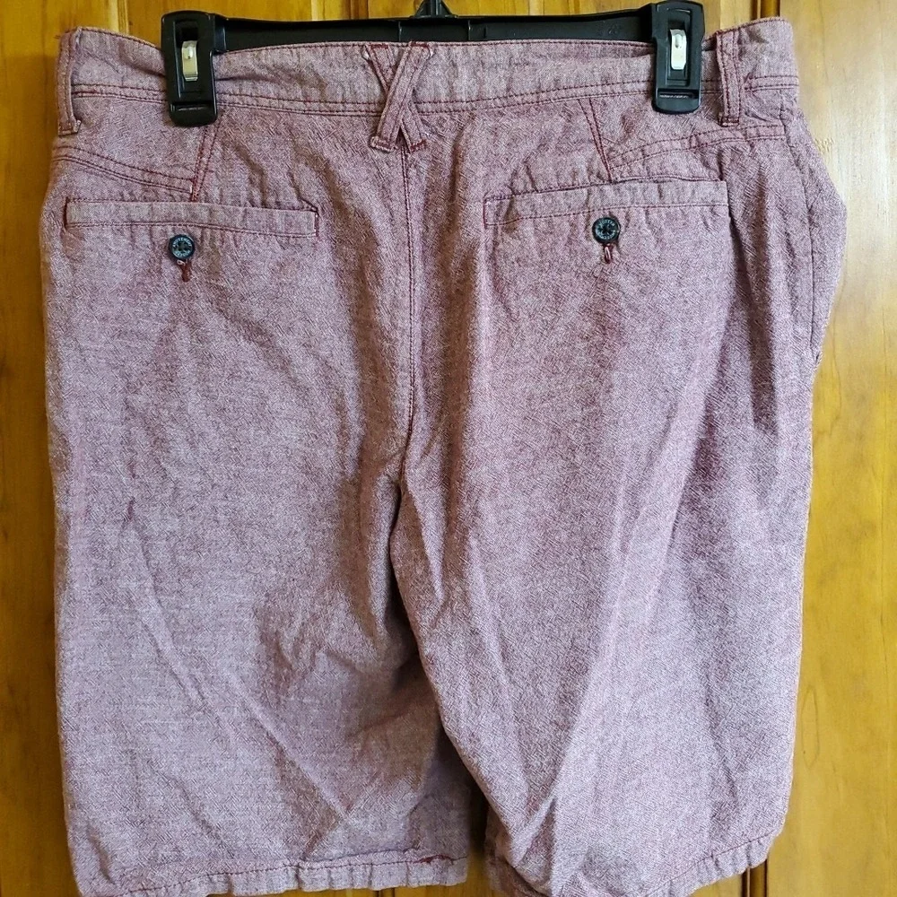 Modern Amusement Men's‎ Cotton Chino Shorts Size 32 Red